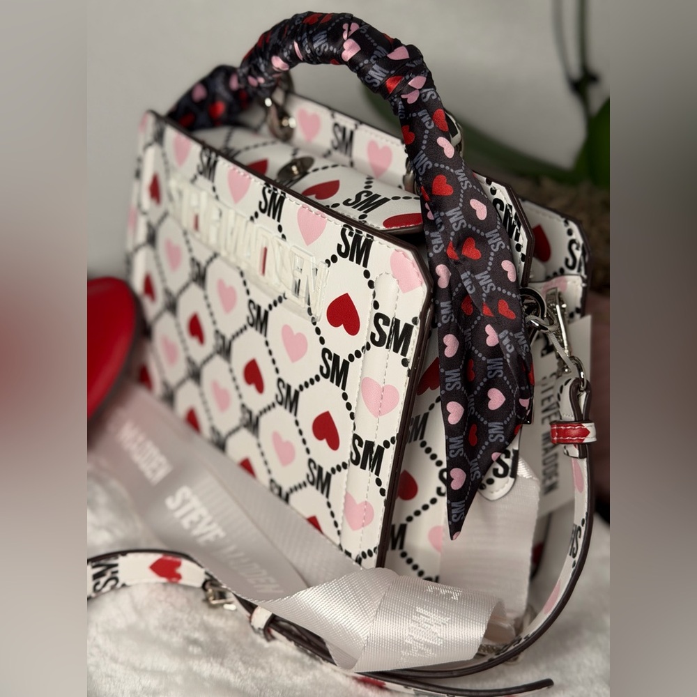 Steve Madden Valentine’s Day Hearts white crossbody purse bevelyn handbag - Picture 4 of 12
